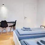 Alfa Esslingen Altstadt Nahe Stuttgart Messe I 3 5 Betten I Bad I Kueche L Wifi & Smarttv I 3br 5 Beds I Bathroom I Kitchen Esslingen am Neckar