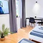 Appartement Alfa Esslingen Altstadt Nahe Stuttgart Messe I 3 5 Betten I Bad I Kueche L Wifi & Smarttv I 3br 5 Beds I Bathroom I Kitchen *