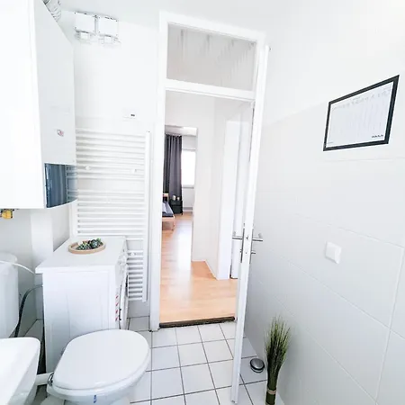 Alfa Esslingen Altstadt Nahe Stuttgart Messe I 3 4 Betten I Bad I Kueche L Wifi & Smarttv I 3br 4beds I Bathroom I Kitchen Daire