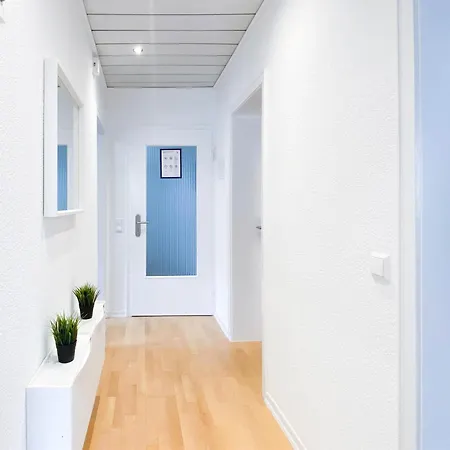 Alfa Esslingen Altstadt Nahe Stuttgart Messe I 3 5 Betten I Bad I Kueche L Wifi & Smarttv I 3br 5 Beds I Bathroom I Kitchen Lejlighed *