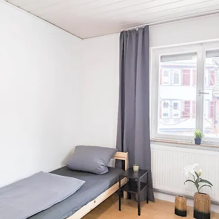 Alfa Esslingen Altstadt Nahe Stuttgart Messe I 3 4 Betten I Bad I Kueche L Wifi & Smarttv I 3br 4beds I Bathroom I Kitchen *