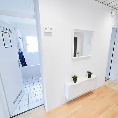 Alfa Esslingen Altstadt Nahe Stuttgart Messe I 3 4 Betten I Bad I Kueche L Wifi & Smarttv I 3br 4beds I Bathroom I Kitchen *