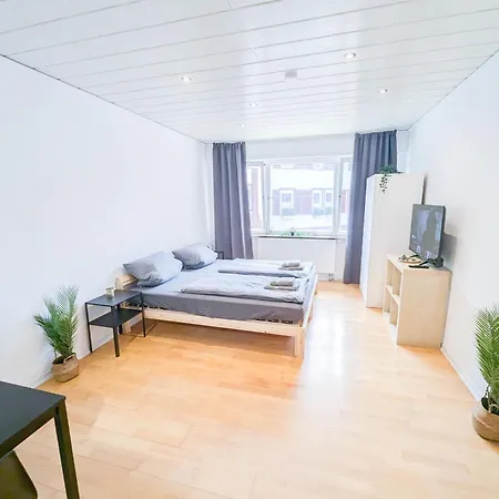 Alfa Esslingen Altstadt Nahe Stuttgart Messe I 3 4 Betten I Bad I Kueche L Wifi & Smarttv I 3br 4beds I Bathroom I Kitchen *