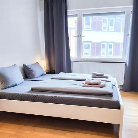 Alfa Esslingen Altstadt Nahe Stuttgart Messe I 3 5 Betten I Bad I Kueche L Wifi & Smarttv I 3br 5 Beds I Bathroom I Kitchen Appartement Esslingen am Neckar