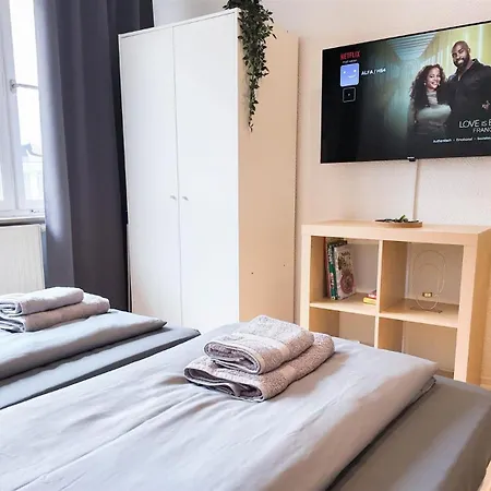 Alfa Esslingen Altstadt Nahe Stuttgart Messe I 3 5 Betten I Bad I Kueche L Wifi & Smarttv I 3br 5 Beds I Bathroom I Kitchen Appartement *
