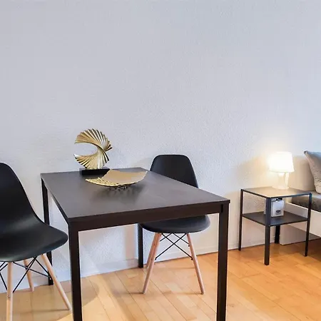 Alfa Esslingen Altstadt Nahe Stuttgart Messe I 3 5 Betten I Bad I Kueche L Wifi & Smarttv I 3br 5 Beds I Bathroom I Kitchen Appartement Esslingen am Neckar