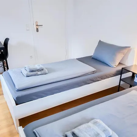 Lejlighed Alfa Esslingen Altstadt Nahe Stuttgart Messe I 3 5 Betten I Bad I Kueche L Wifi & Smarttv I 3br 5 Beds I Bathroom I Kitchen Esslingen am Neckar